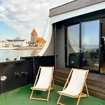 Converted Island Ferry With Sea Access In * スタイ