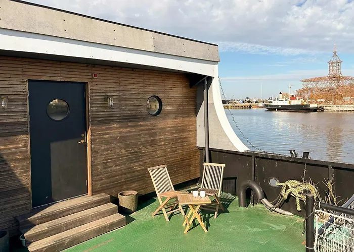 Converted Island Ferry With Sea Access In Stege Feriehus