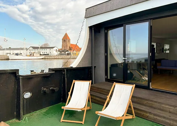Converted Island Ferry With Sea Access In Stege * شتايغ