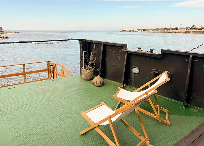 Converted Island Ferry With Sea Access In Stege * Stege
