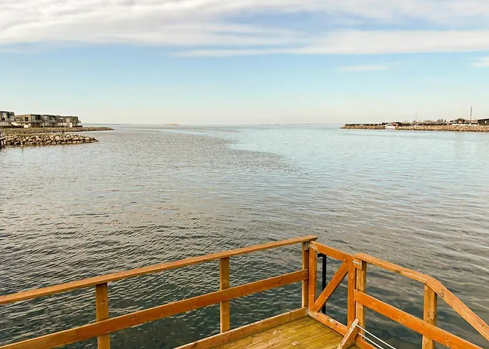 Feriehus Converted Island Ferry With Sea Access In Stege Stege